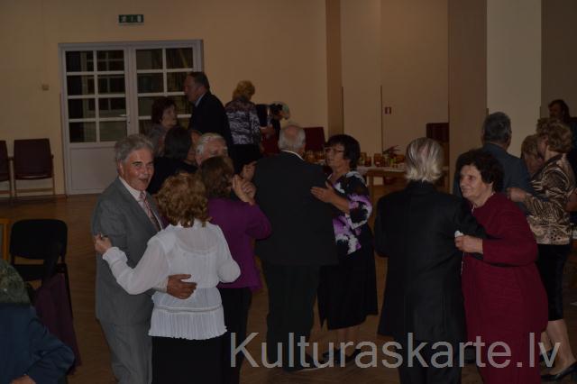 Seniori ļaujas dejas ritmiem, 2011.g.29.10